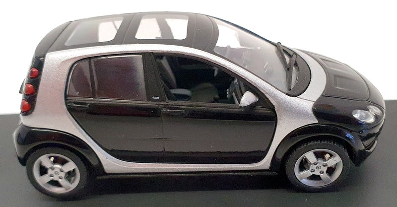 Schuco 1/43 Scale Model Car 0021091 - 2004 Smart Forfour - Jet Black