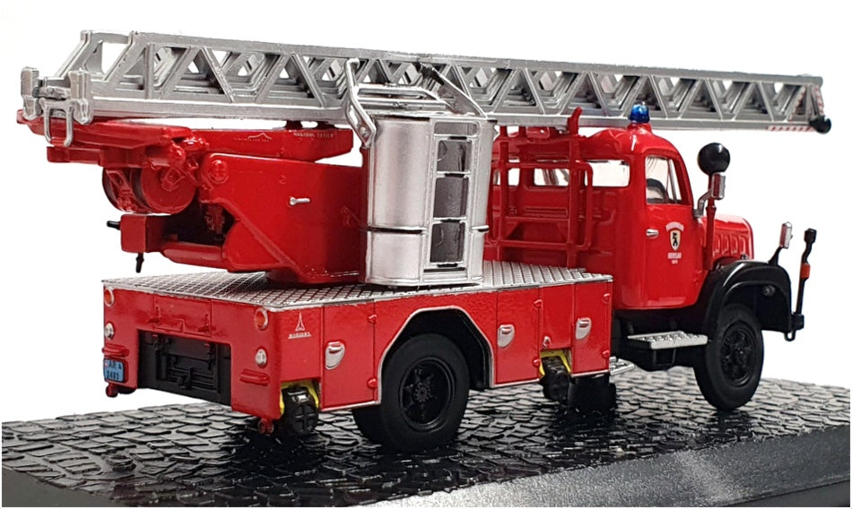 Atlas Editions 1/76 Scale 7147 016 - Saurer 2DM Fire Engine - Red