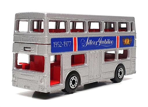 Matchbox Superfast 8cm Long No.17 - The Londoner Silver Jubilee Bus