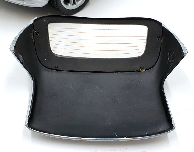 Kyosho 1/12 scale Diecast 08601S BMW Z8 James Bond OO7 The World Is Not Enough