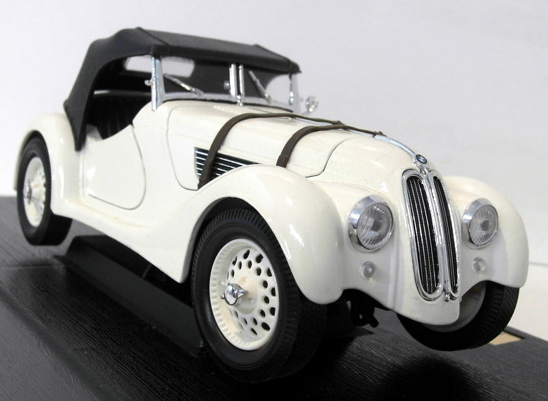 Road Signature 1/18 Scale Diecast - 92288 1940 BMW 328 Roadster White