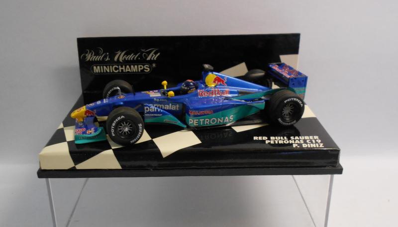 MINICHAMPS F1 1/43 Scale - 430 000016 RED BULL SAUBER PETRONAS P.DINIZ