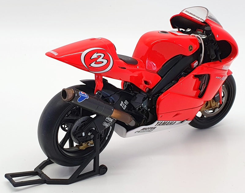 Minichamps 1/12 Scale 122 026303 - Yamaha YZR-M1 Yamaha Team M.Biaggi