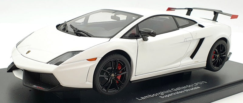 Autoart 1/18 Scale Diecast 74693 Lamborghini Gallardo LP570 Supertrofeo- White