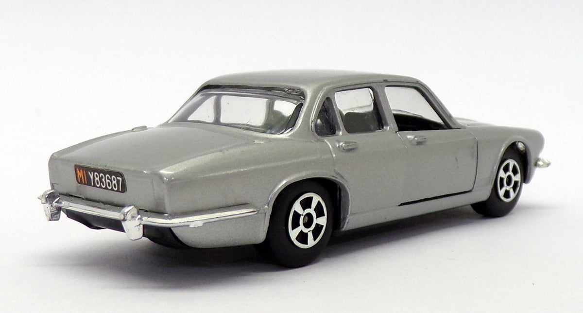Polistil 10cm Long Diecast CE61 - Jaguar XJ4.2 - Silver