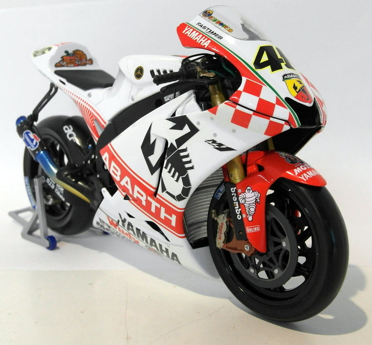 Minichamps 1/12 Scale 122 073196 Yamaha YZR M1 GP Australia 2007 V. Rossi
