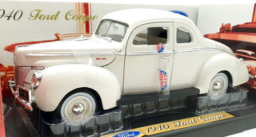 Motormax 1/18 scale Diecast 73108 - 1940 Ford Coupe - white