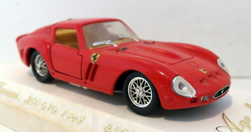 Solido - 1/43 Scale diecast - 4506 Ferrari 250 GTO Red