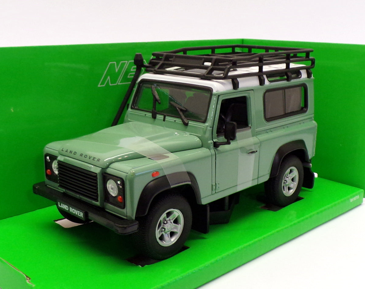 Welly 1/24 Scale Model Car 22498SP-W - Land Rover Defender - Green