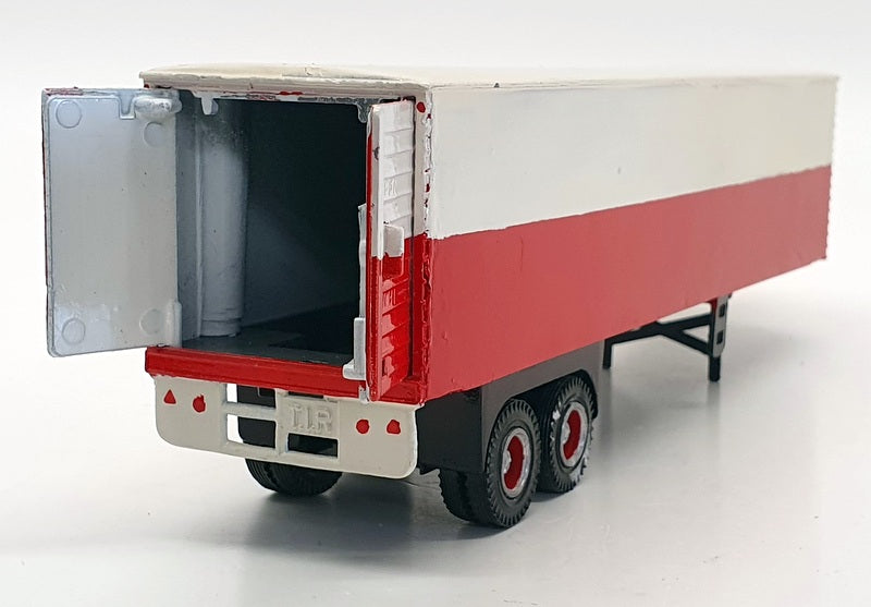 Lion Car 1/50 Scale - Mat110  - Hand Painted Red & White Truck & Trailer