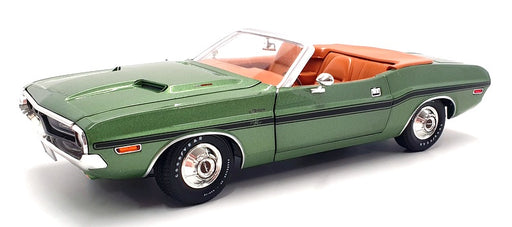 Greenlight 1/18 Scale 13586 - 1970 Dodge Challenger R/T - Green
