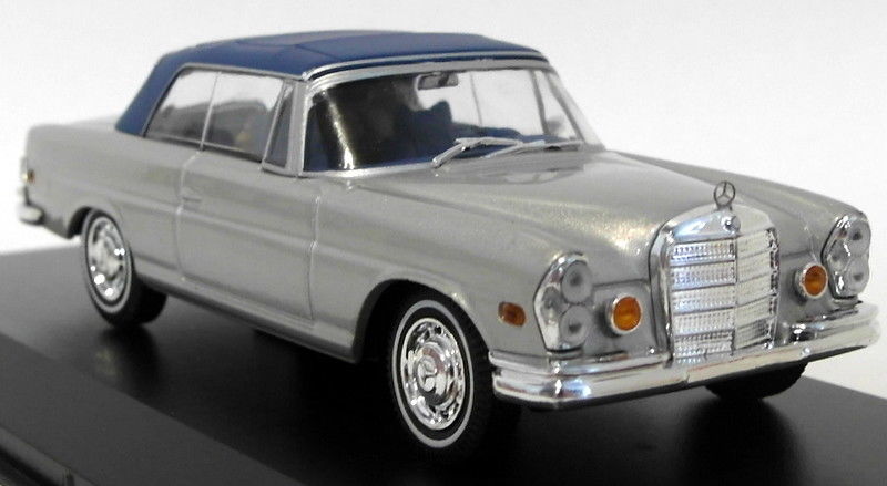 Greenlight 1/43 Scale 86462 - 1969 Mercedes Benz 280SE With Tiger - The Hangover