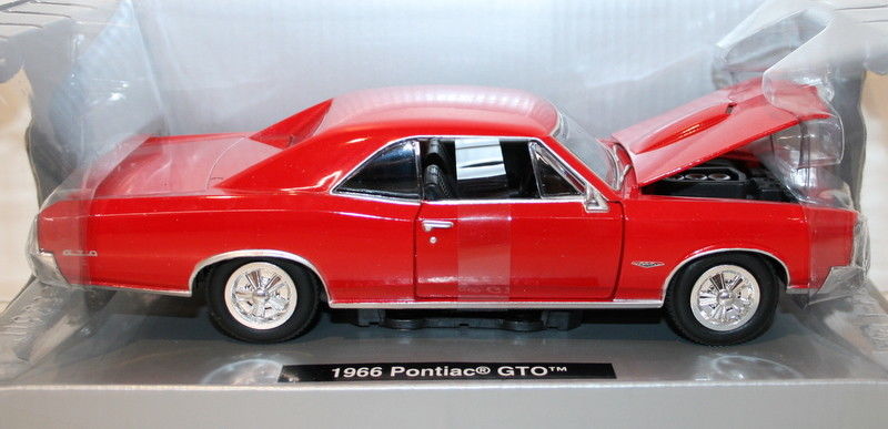 NewRay 1/25 Scale Diecast - 71853 - 1966 Pontiac GTO - Red