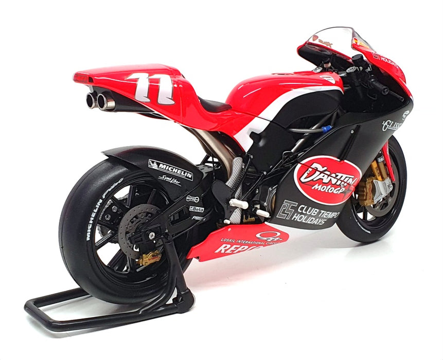 Minichamps 1/12 Scale 122 040011 - Ducati Desmosedici R. Xaus MotoGP 2004