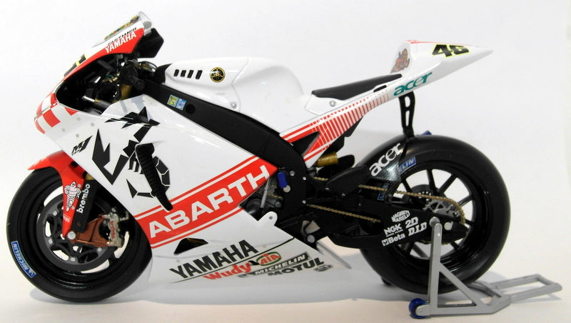 Minichamps 1/12 Scale 122 073196 Yamaha YZR M1 GP Australia 2007 V. Rossi