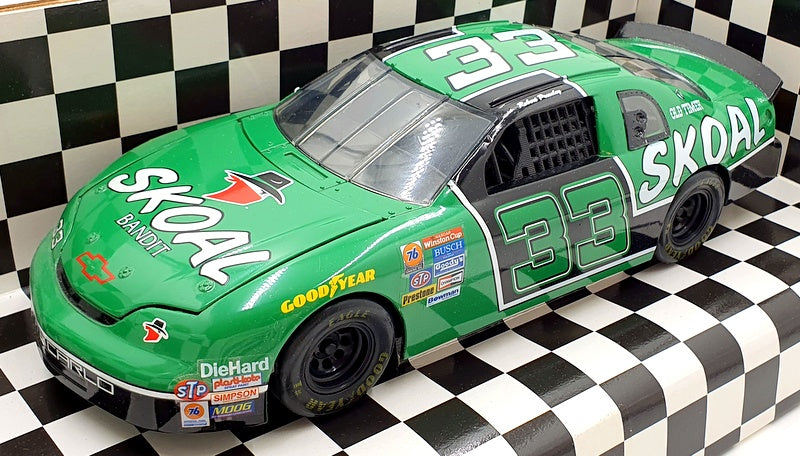 Ertl 1/18 Scale Diecast 7203 - Chevrolet Monte Carlo Pressley #33 Skoal