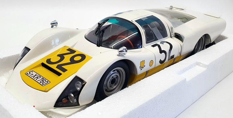 Minichamps 1/18 Scale 100 666132 - 1966 Porsche 906 24 Le Mans Schutz/De  Klerk