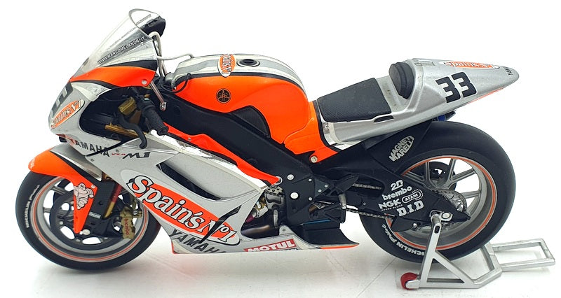 Minichamps 1/12 Scale 122 036333 - Yamaha YZR-M1 Fortuna Melandri 2003
