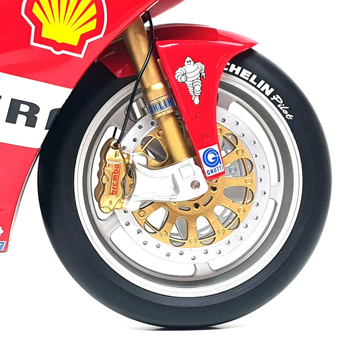 Minichamps 1/6 Scale 062 011221 - Ducati 996R T. Bayliss WSB 2001 World Champion