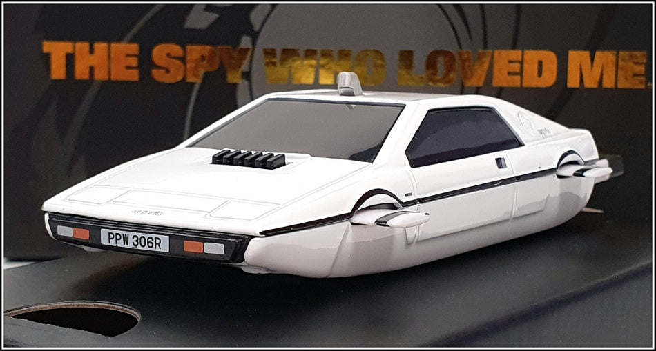 Corgi 1/36 Scale CC04514 - Lotus Esprit Submarine Bond 007 The Spy Who Loved Me