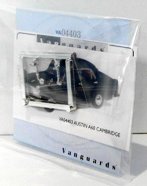 Vanguards 1/43 Scale VA04403 - Austin A60 Cambridge - Hertfordshire Constabulary
