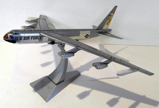Corgi 1/144 Scale Diecast - AA33501 Boeing B-52 Stratofortress 52-2672 7th BW