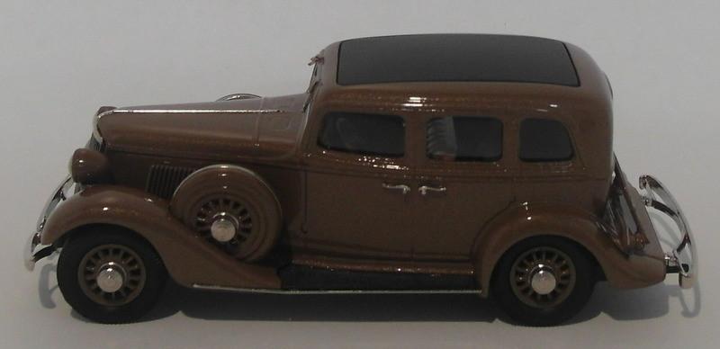 Brooklin Models 1/43 Scale BML09 - 1933 Graham Blue Streak M64 4Dr Sedan