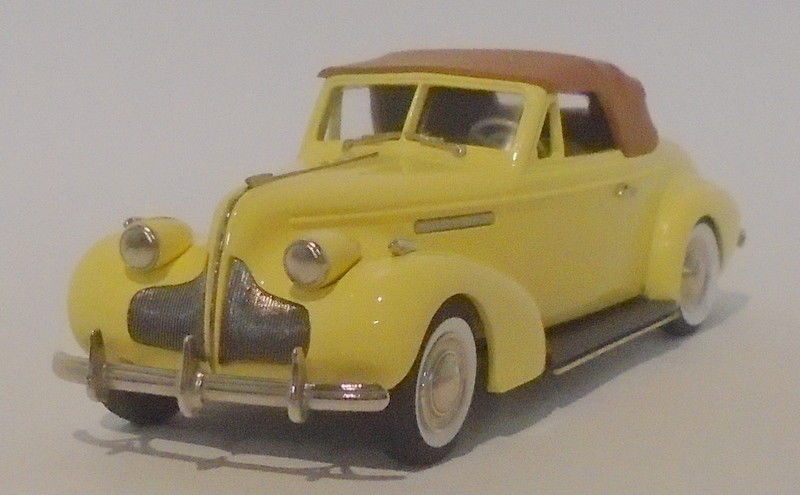 Brooklin Models 1/43 Scale BC011 - 1939 Buick Century Convertable Sequdia Cream