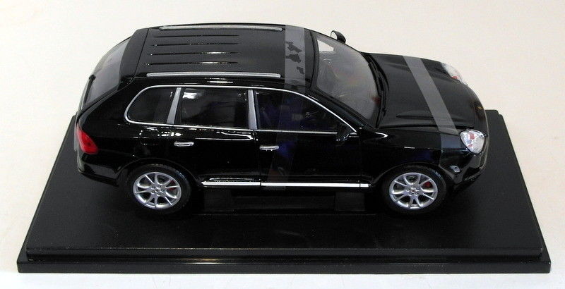 Welly Models 1/18 Scale Diecast 12529W - Porsche Cayenne Turbo - Black