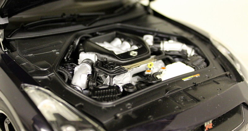 Autoart 1/12 scale 12201 - 2010 Nissan GT-R R35 Spec V - Black