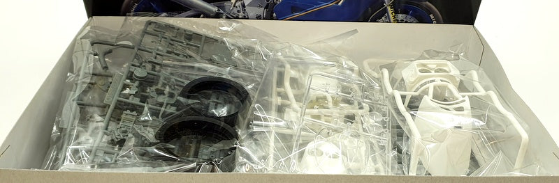 Fujimi 1/12 Scale Model Bike Kit 141428 - Yamaha FZR750 OW74 1985