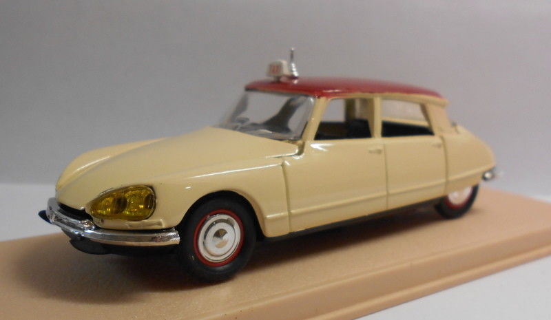 Eligor 1/43 Scale Diecast Model 1125 CITROEN DS 21 1967 TAXI PARISIEN