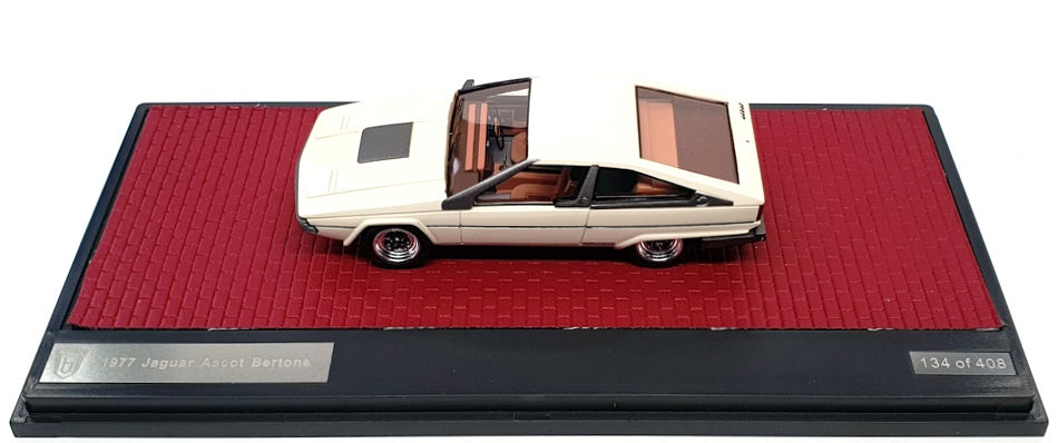 Matrix 1/43 Scale MX41001-181 - 1977 Jaguar Ascot Bertone - White