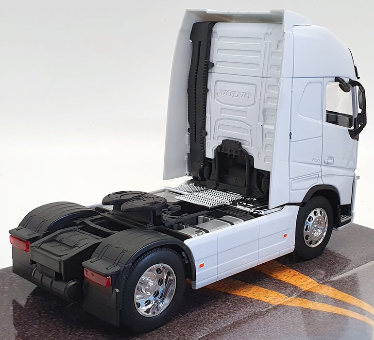 Welly 1/32 Scale Model Truck 32690S - Volvo FH - White