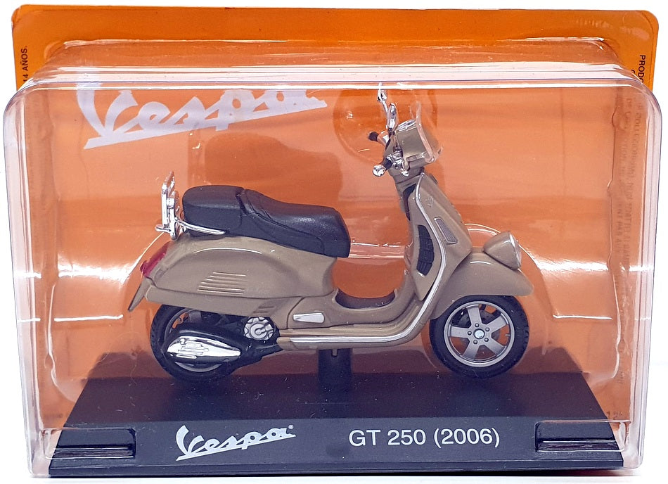 Altaya 1/18 Scale Diecast #45 - 2006 Piaggio Vespa GT 250 - Beige