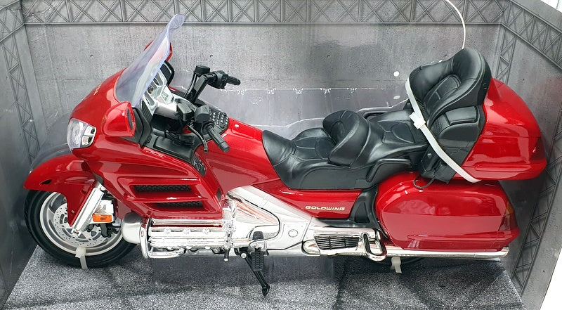 MotorMax 1/6 Scale Diecast 76262 - Honda Goldwing - Red