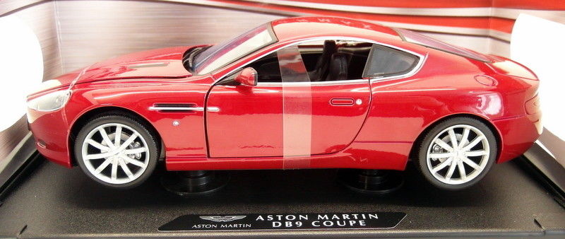 Motormax 1/18 Scale Diecast - 73174 Aston Martin DB9 Coupe - Red