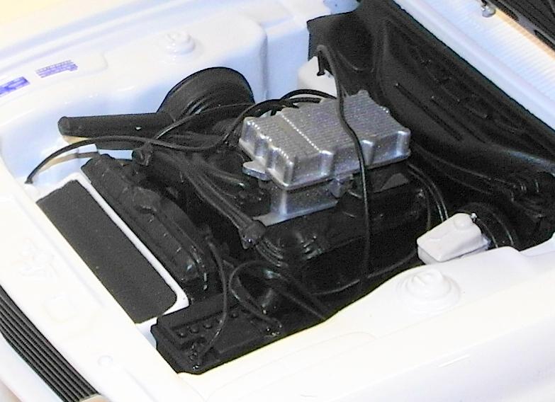 Minichamps 1/18 Scale Model 150 089078 - 1970 Ford Capri I RS 2600 - White/Black