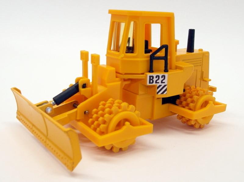 Roadmaster / Autoclub 1/64 Scale Diecast CONS Macadam Roller + B22 Roller