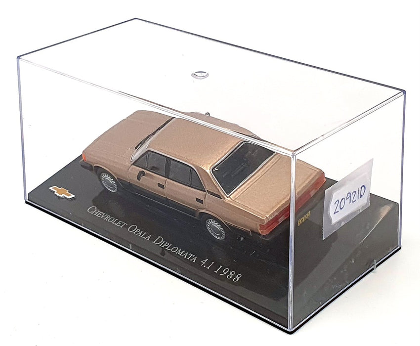 Altaya 1/43 Scale 20921D - 1988 Chevrolet Opala Diplomata 4.1 - Gold