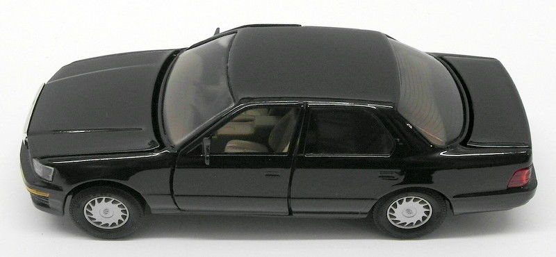 Diapet 1/30 Scale Diecast SV-17 - Toyota Celsior 4000 - Black