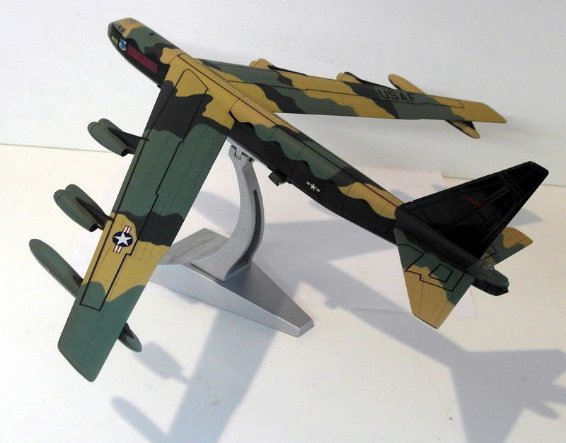 Corgi 1/144 Scale Diecast - AA33503 Boeing B-52D Stratofortress 56-0689 Duxford