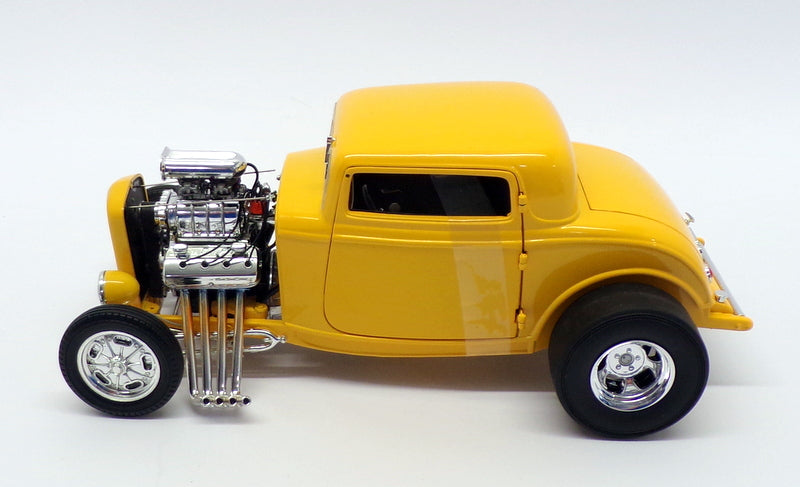 ACME 1/18 Scale Diecast A1805015 - 1932 Blown Ford Three Window - Yellow