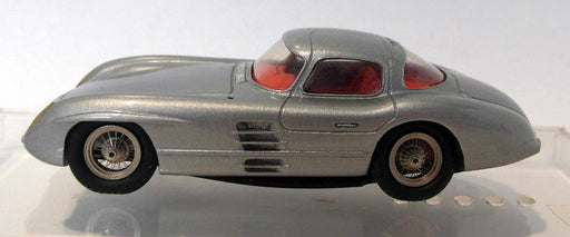 IMU 1/43 Scale Resin - IM1A Mercedes Benz 300 SLR Silver + case