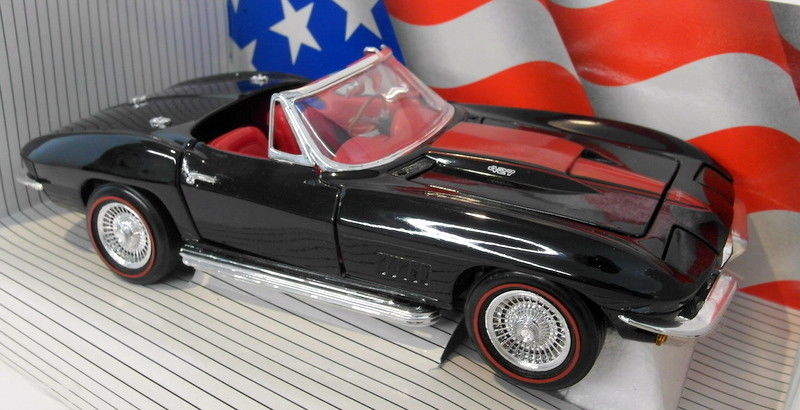 Ertl 1/18 Scale Diecast - 7445 1967 Chevrolet Corvette L-71 Black