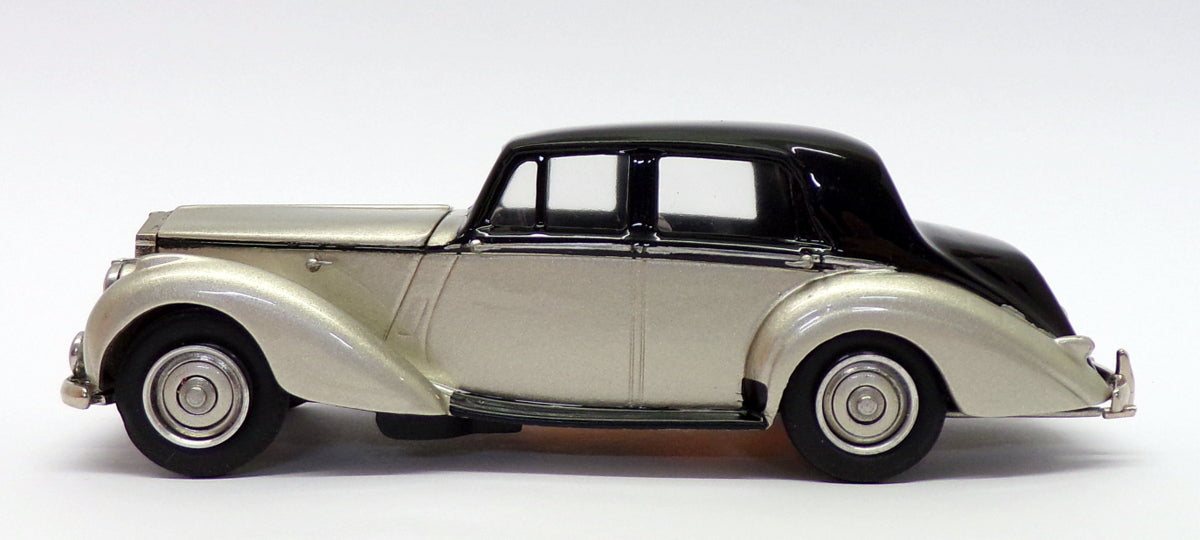 Western Models 1/43 Scale WMS57TT - 1953 Rolls Royce Silver Dawn - Black/Silver