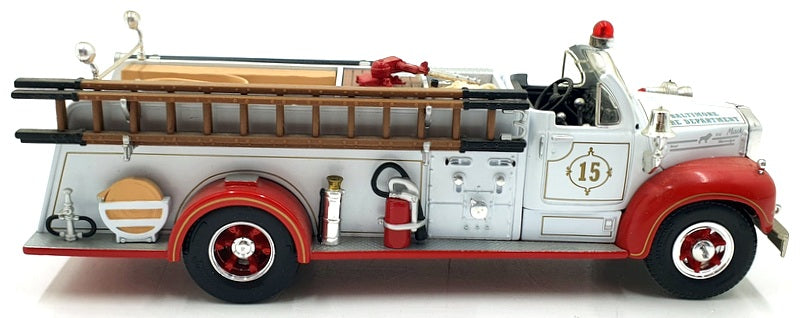 First Gear 1/34 Scale 19-2386 - 1960 Mack B-Model Pumper Baltimore F.D
