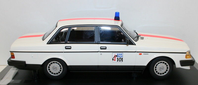 Minichamps 1/18 Diecast 155 171492 - 1986 Volvo 240 GL - Belgium Police