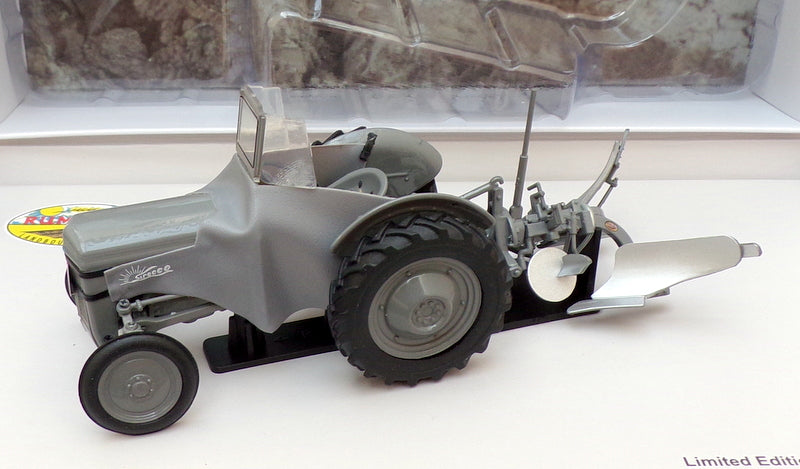 Universal Hobbies 1/32 Scale Tractor UH5364 Ferguson TE 20 With Sirocco Cab Grey