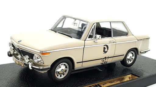 Anson 1/18 Scale Model Car 30386 - BMW 2002 TII - White